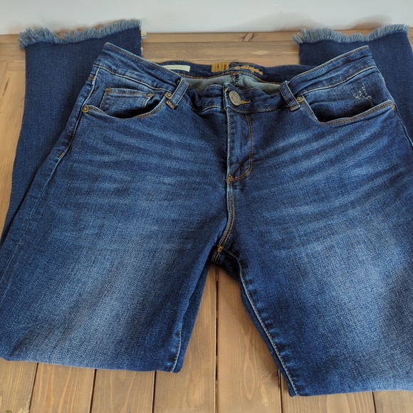 Kut from the Kloth Emma Ankle Straight Leg Distressed Raw Hem Jeans - Picture 4 of 14